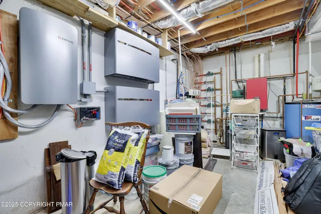 $1,500,000 | 125 Achill Lane, Dingmans Ferry, PA 18328