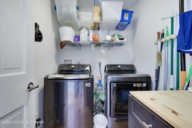 $1,500,000 | 125 Achill Lane, Dingmans Ferry, PA 18328