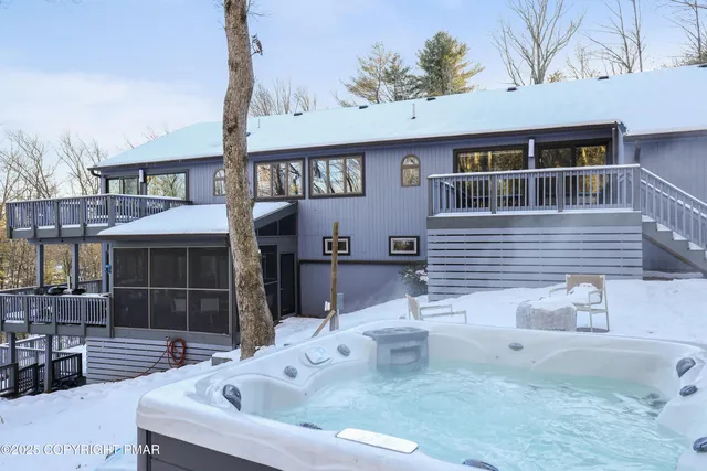 $1,500,000 | 125 Achill Lane, Dingmans Ferry, PA 18328