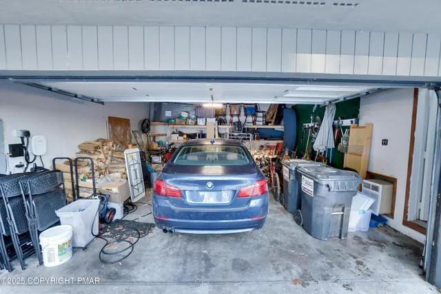 $1,500,000 | 125 Achill Lane, Dingmans Ferry, PA 18328