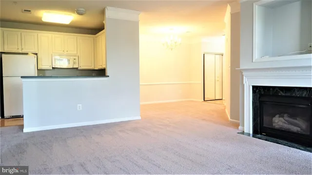 $2,375 | 12195 Abington Hall Place, Unit 201, Reston, VA 20190