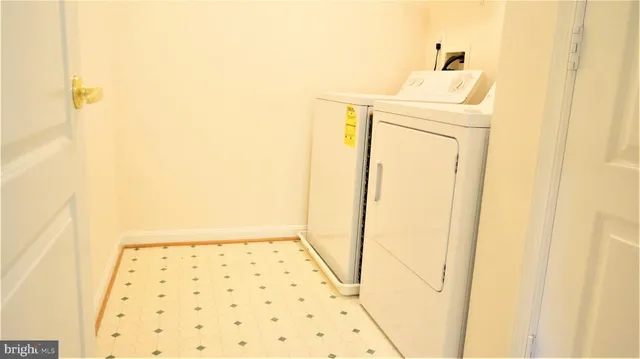 $2,375 | 12195 Abington Hall Place, Unit 201, Reston, VA 20190