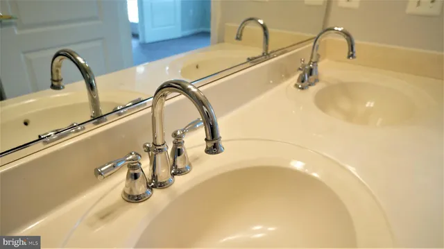 $2,375 | 12195 Abington Hall Place, Unit 201, Reston, VA 20190