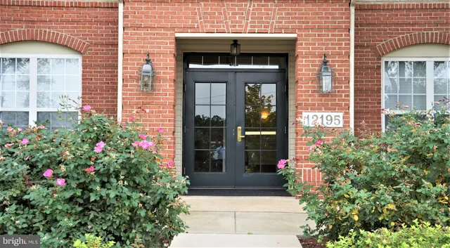 $2,375 | 12195 Abington Hall Place, Unit 201, Reston, VA 20190