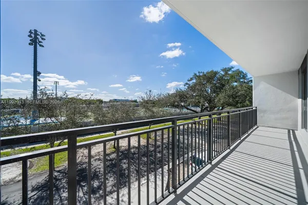 $2,499 | 2479 Northeast 192 Street, Unit 206, Miami, FL 33180