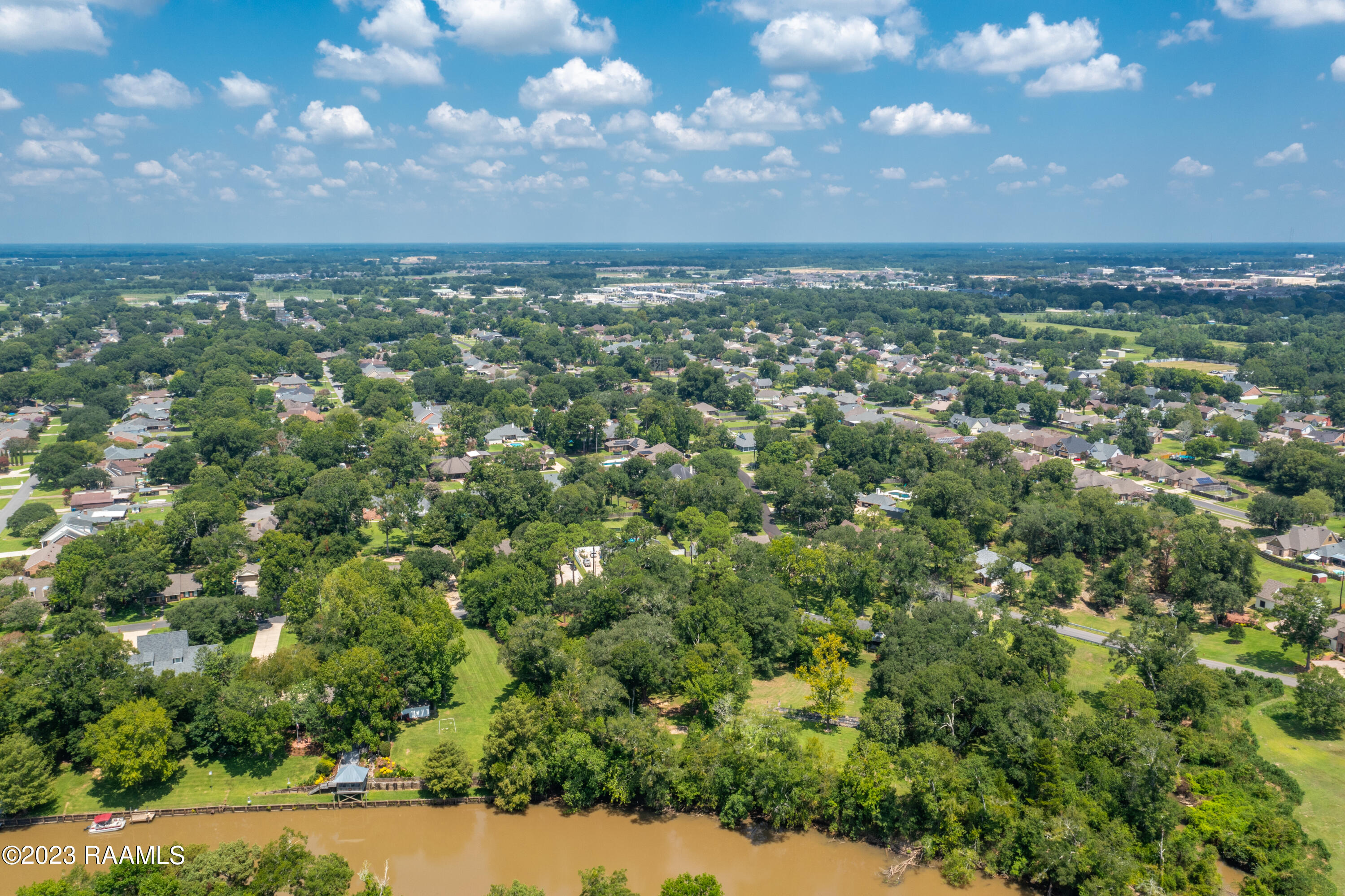 100 Riverview Road Lafayette, LA 70503 - Photo 5 of 13 100BlkRiverview-4
