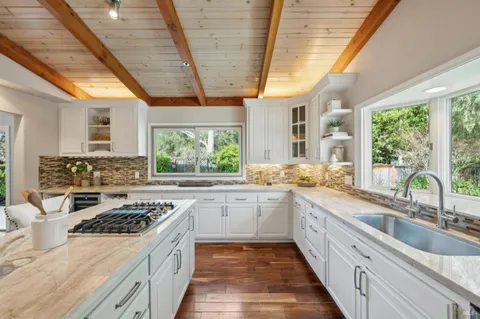 $2,395,000 | 446 Tee Court, Healdsburg, CA 95448