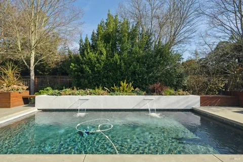 $2,395,000 | 446 Tee Court, Healdsburg, CA 95448