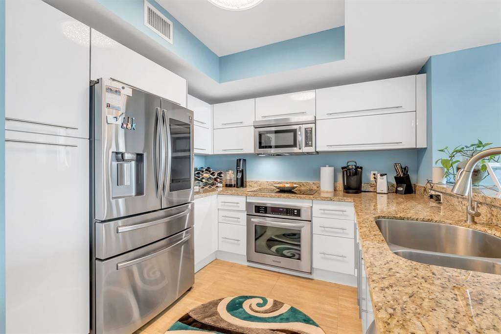 2641 North Flamingo Road, Unit 1105N Sunrise, FL 33323 - Photo 3 of 32 Photo 3