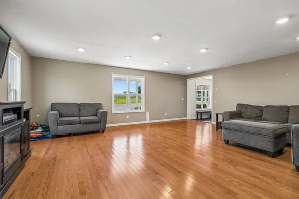 $424,900 | 264 Lick Branch Road, Lafayette, TN 37083