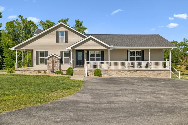 $424,900 | 264 Lick Branch Road, Lafayette, TN 37083