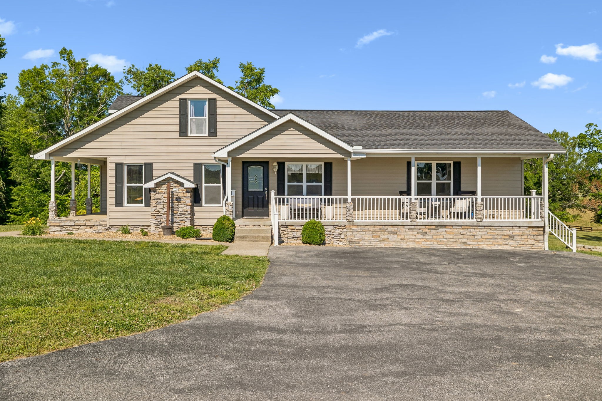 264 Lick Branch Road Lafayette, TN 37083 - Photo 2 of 44