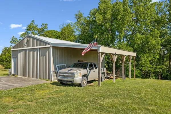 $424,900 | 264 Lick Branch Road, Lafayette, TN 37083