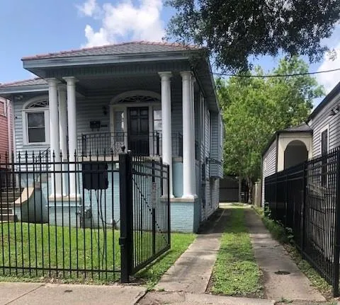 $1,700 | 4436 Canal Street, New Orleans, LA 70119