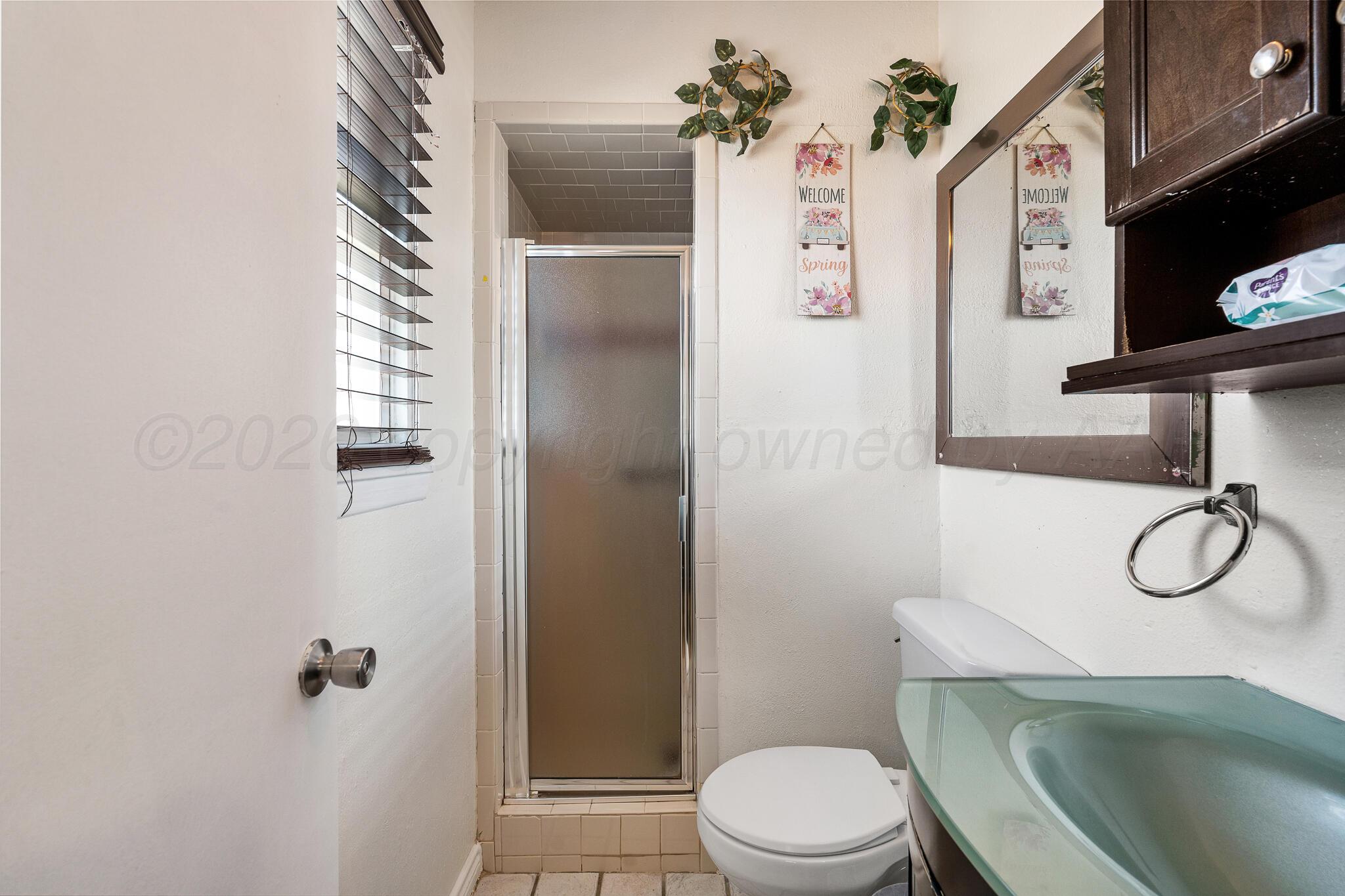 2811 Carter Street Amarillo, TX 79103 - Photo 17 of 30 BATHROOM