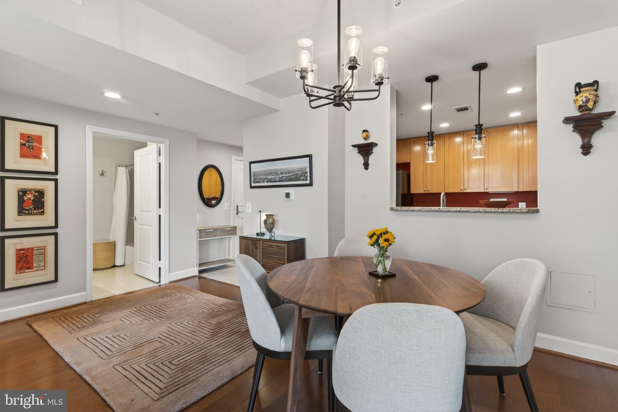 3650 South Glebe Road, Unit 642 Arlington, VA 22202 - Photo 7 of 36 Dining Area