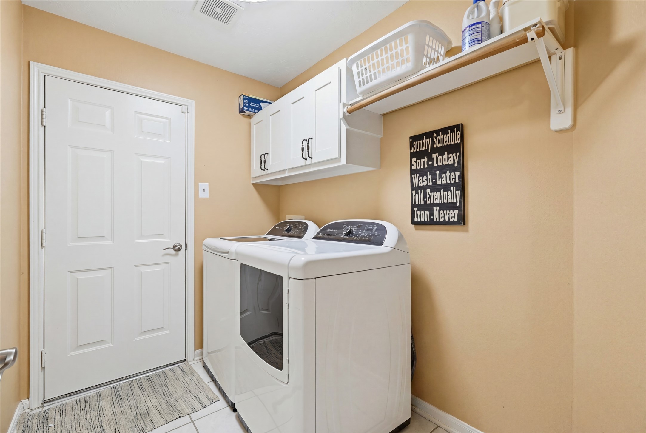 1010 Bringewood Chase Drive Spring, TX 77379 - Photo 29 of 49 Laundry room with door to the attached 2 car garage.