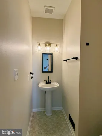 $3,400 | 9924 Arrowood Drive, Manassas, VA 20110