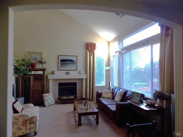 $815,000 | 1349 Golf Course Drive, Windsor, CA 95492