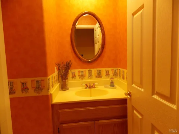 $815,000 | 1349 Golf Course Drive, Windsor, CA 95492