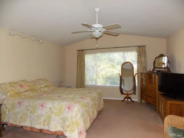 $815,000 | 1349 Golf Course Drive, Windsor, CA 95492