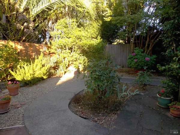 $815,000 | 1349 Golf Course Drive, Windsor, CA 95492