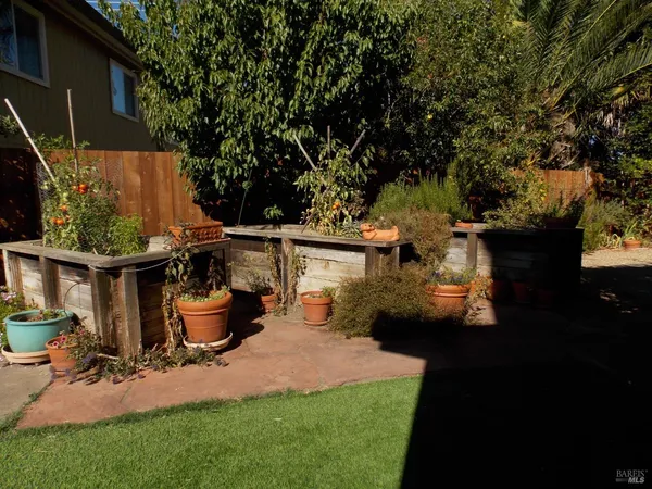 $815,000 | 1349 Golf Course Drive, Windsor, CA 95492