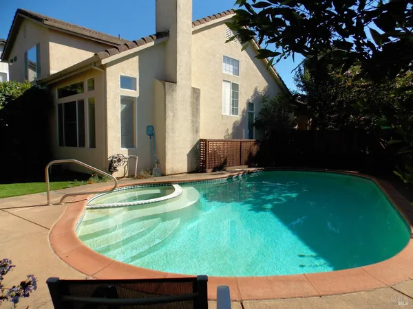 $815,000 | 1349 Golf Course Drive, Windsor, CA 95492