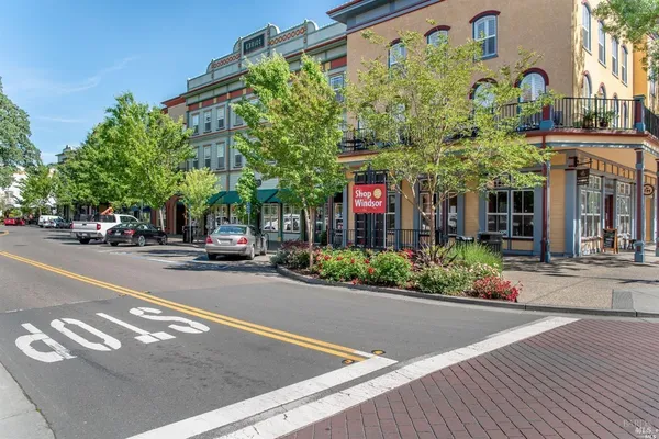 $815,000 | 1349 Golf Course Drive, Windsor, CA 95492