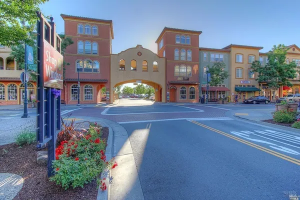 $815,000 | 1349 Golf Course Drive, Windsor, CA 95492