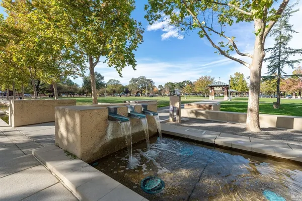 $815,000 | 1349 Golf Course Drive, Windsor, CA 95492