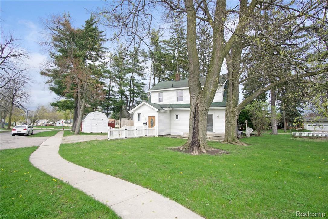 410 Byron Road Howell, MI 48843 - Photo 4 of 40 _DSC1220.jpg