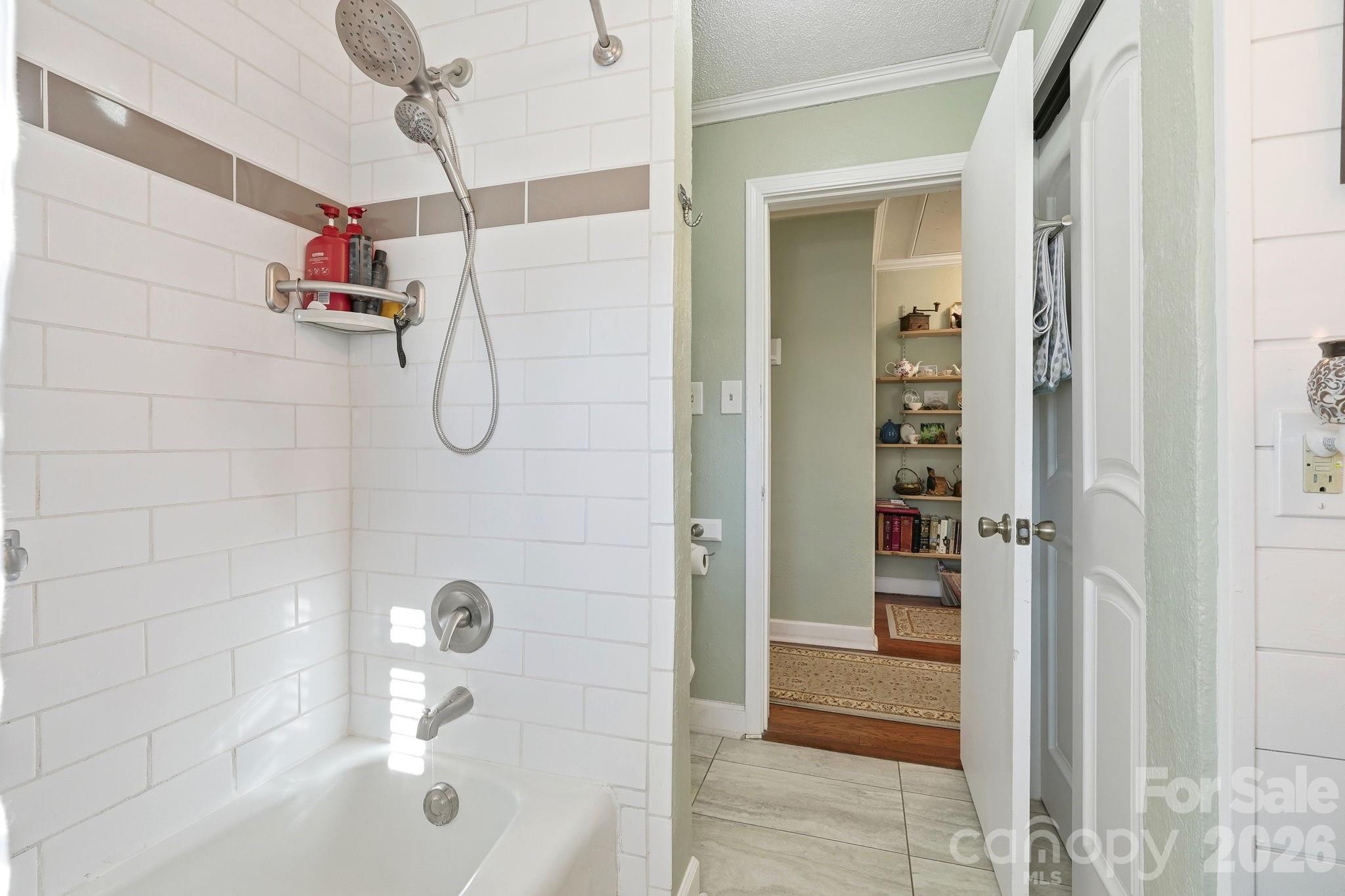 920 Ransom Road Winston-Salem, NC 27106 - Photo 19 of 35 a bathroom with a shower