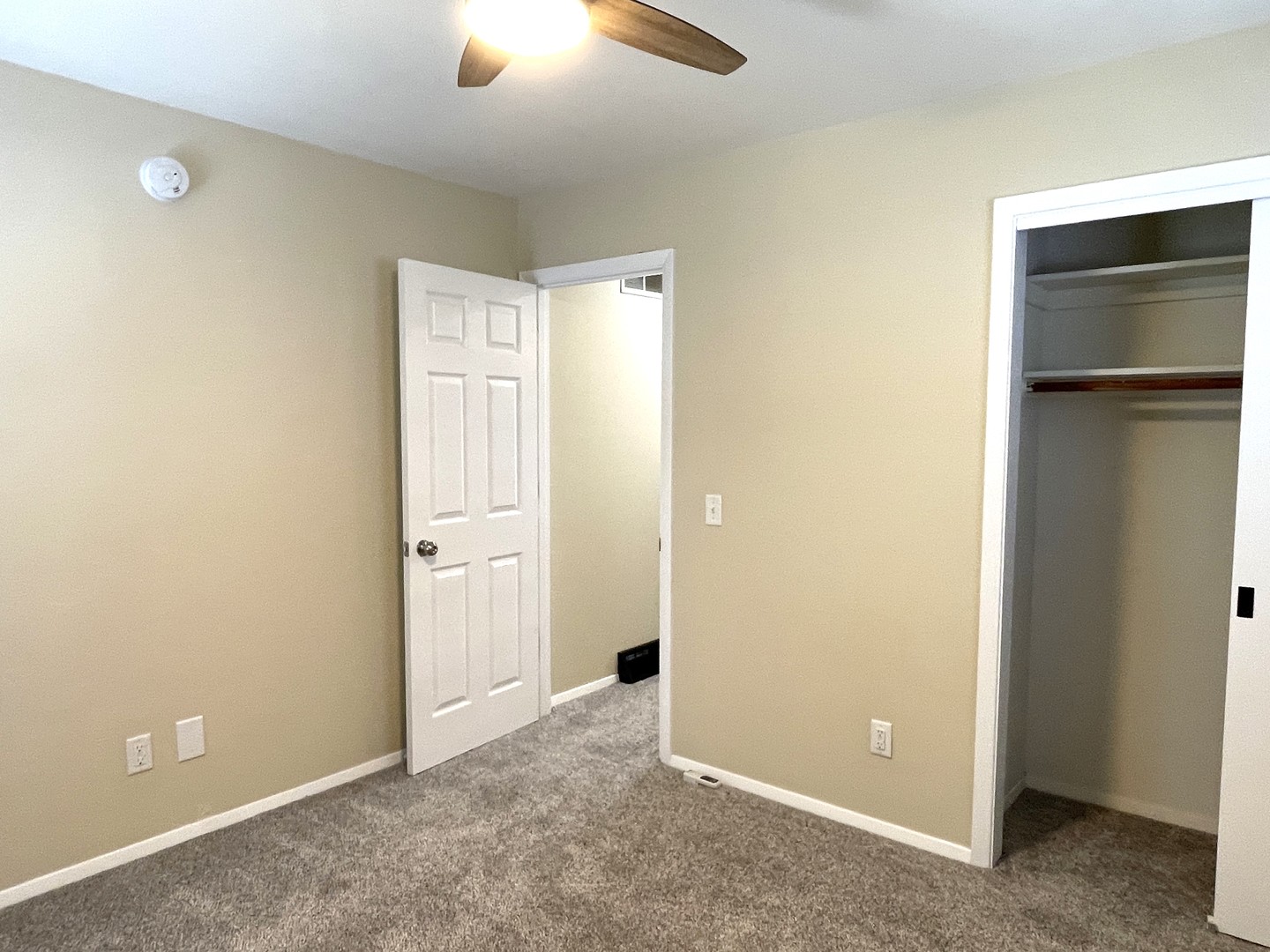 501 East University Avenue Bloomington, IL 61701 - Photo 10 of 21 a view of an empty room with closet area