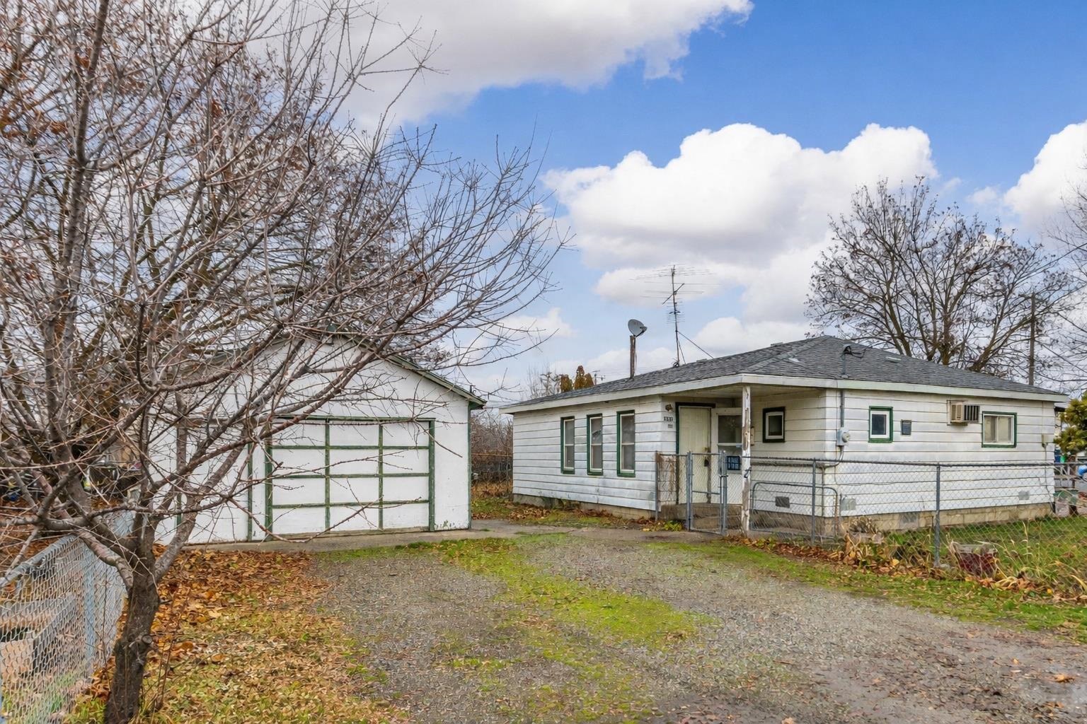 3221 North Tschirley Road Spokane Valley, WA 99216 - Photo 2 of 21