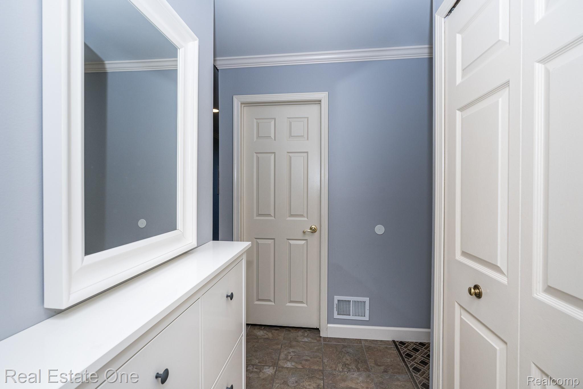 3460 Wedgewood Drive Rochester, MI 48306 - Photo 32 of 47 Wedgewood MLS-W003.jpg