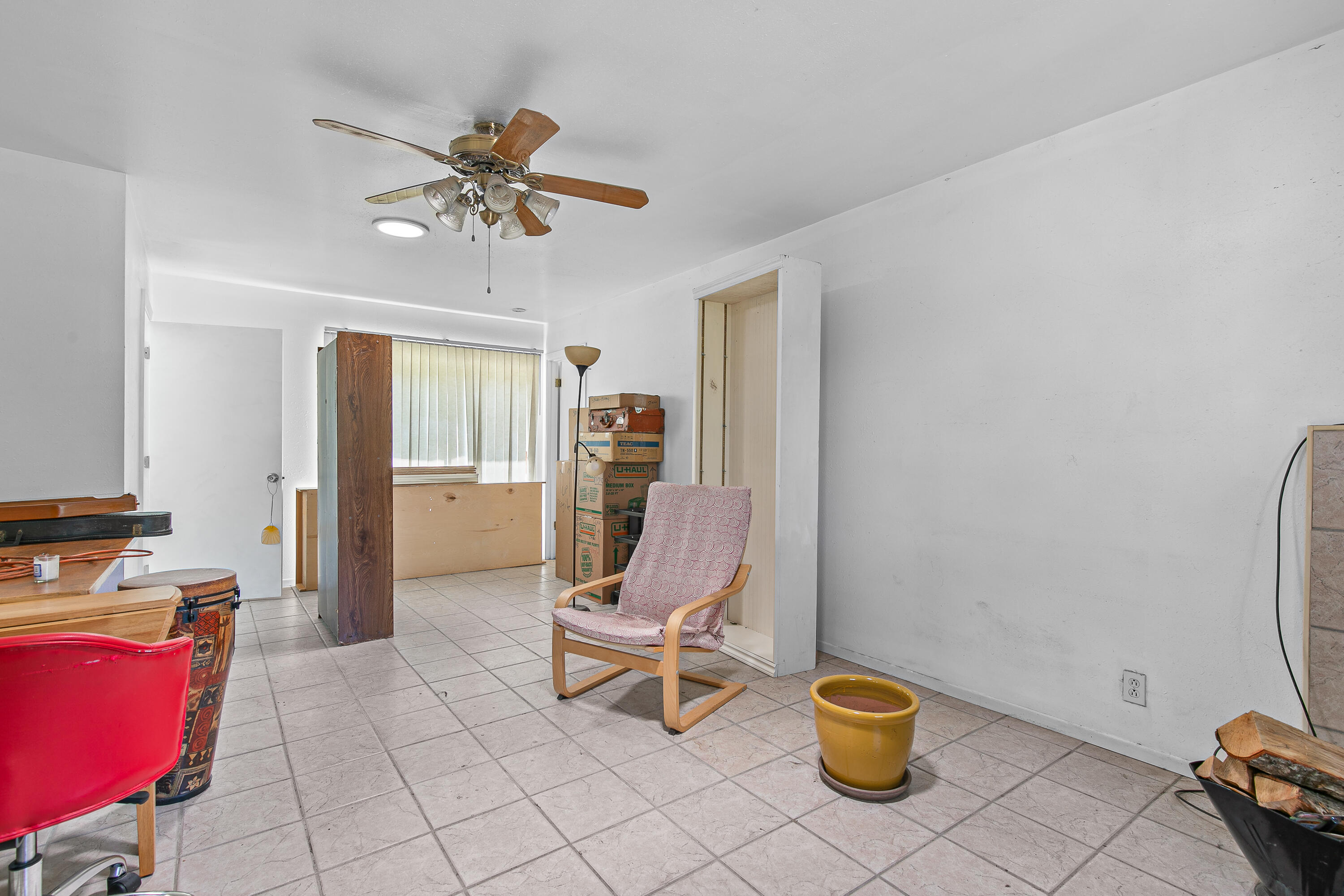 4780 Andrews Road Medford, OR 97501 - Photo 34 of 47 Studio Main Room