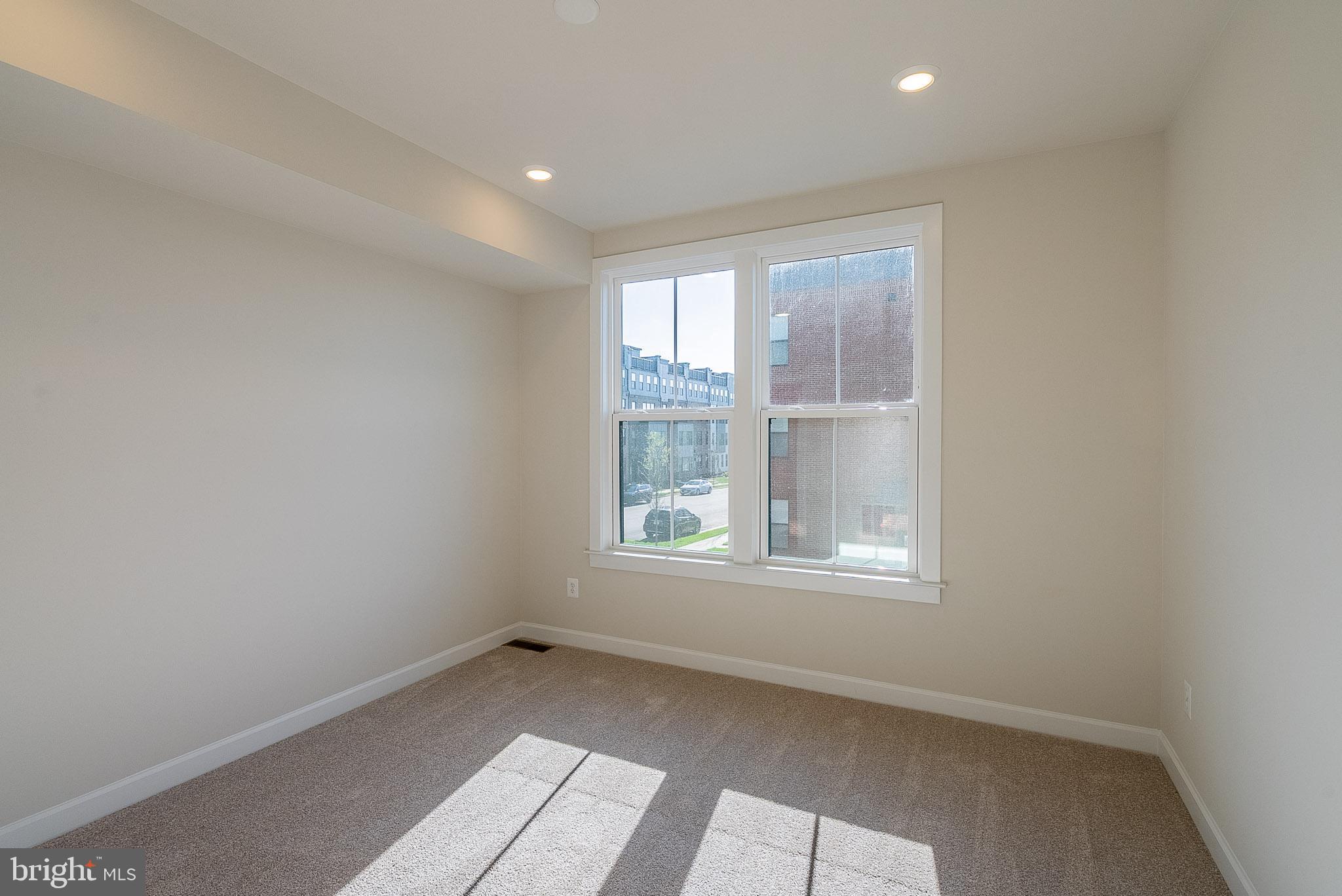 21835 Express Terrace Ashburn, VA 20147 - Photo 20 of 34