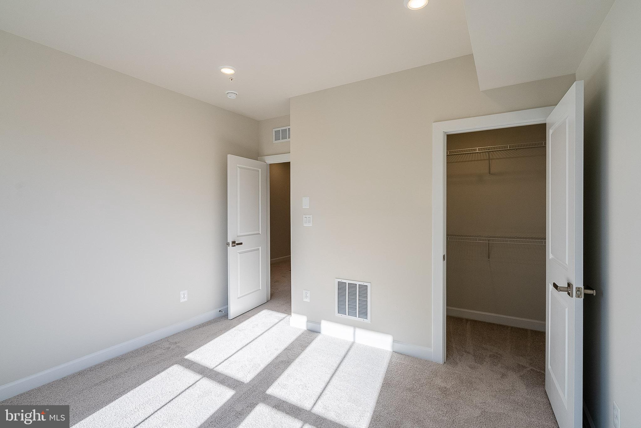 21835 Express Terrace Ashburn, VA 20147 - Photo 21 of 34