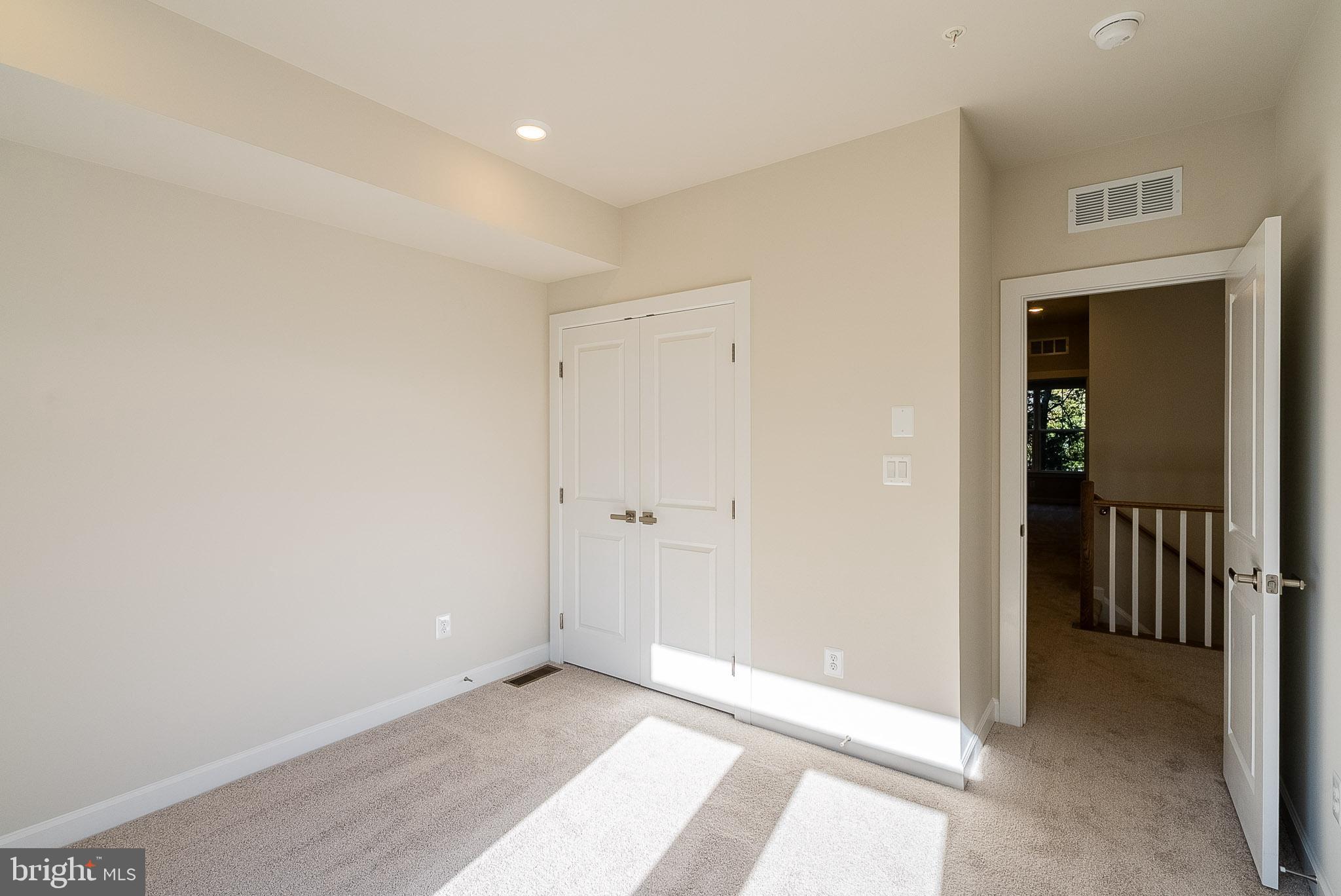 21835 Express Terrace Ashburn, VA 20147 - Photo 23 of 34