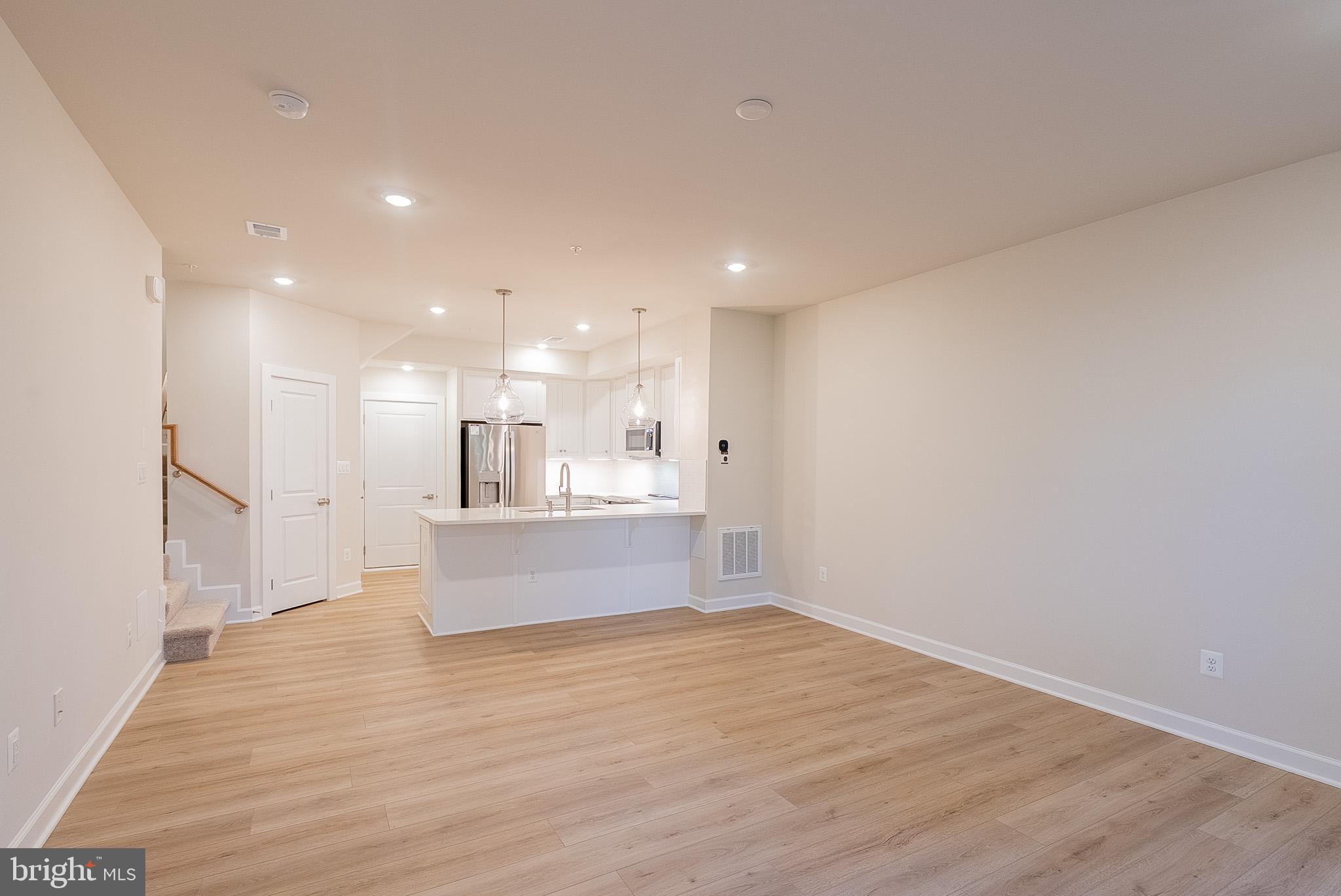 21835 Express Terrace Ashburn, VA 20147 - Photo 5 of 34