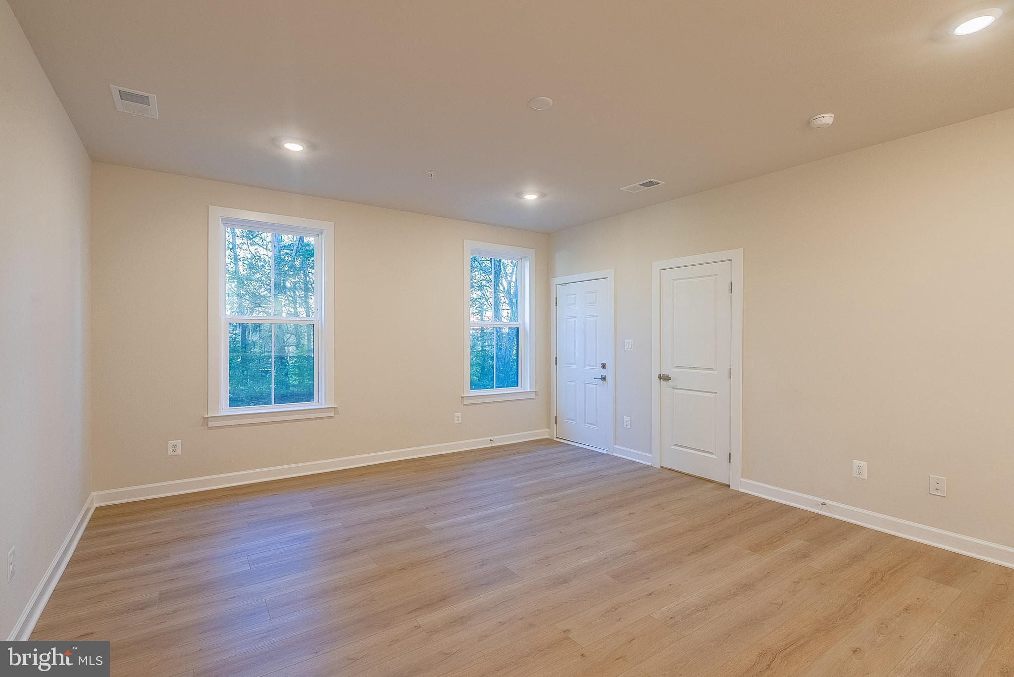 21835 Express Terrace Ashburn, VA 20147 - Photo 8 of 34