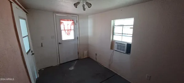 $219,500 | 5742 Central Drive, Globe, AZ 85501