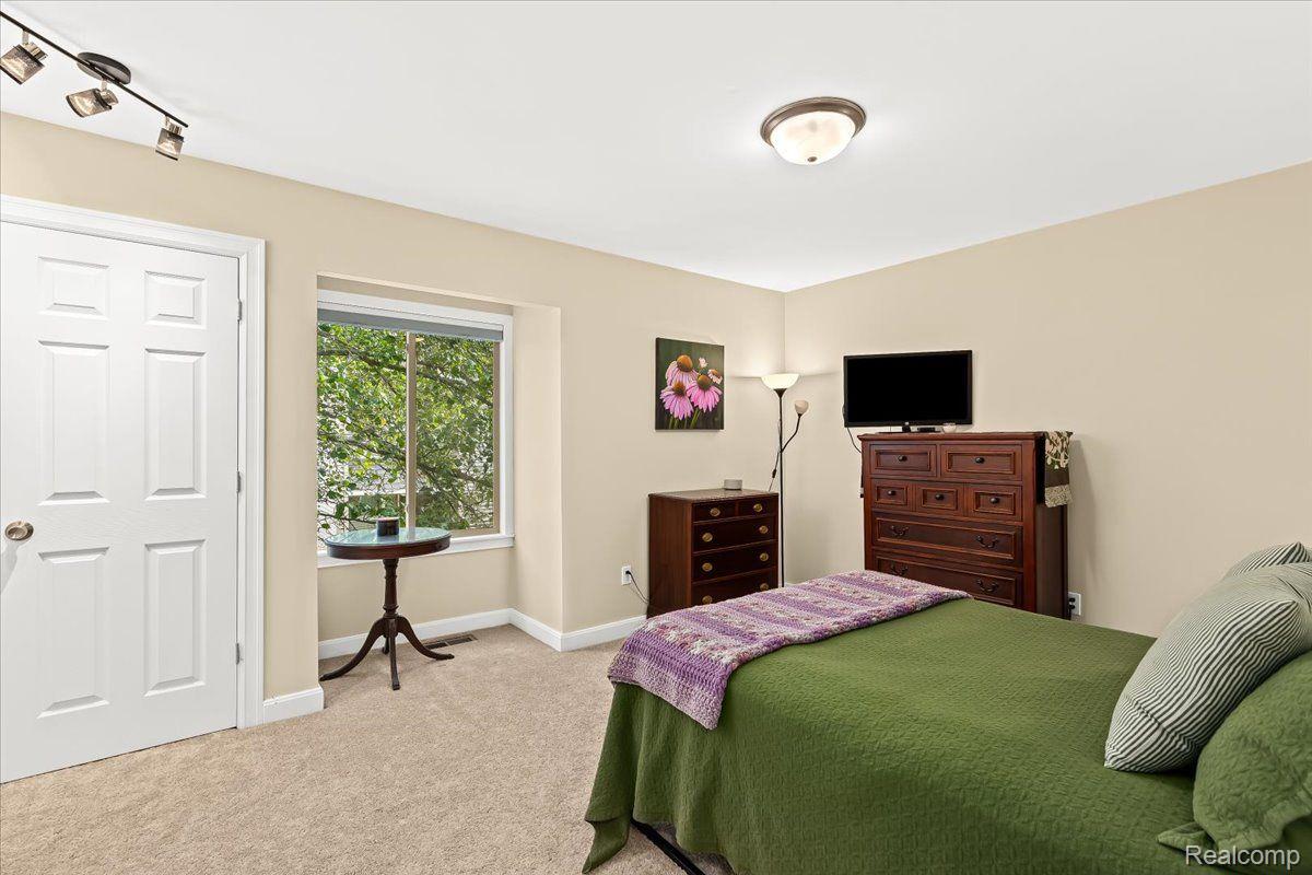 616 Rickett Road, Unit 108 Brighton, MI 48116 - Photo 10 of 21