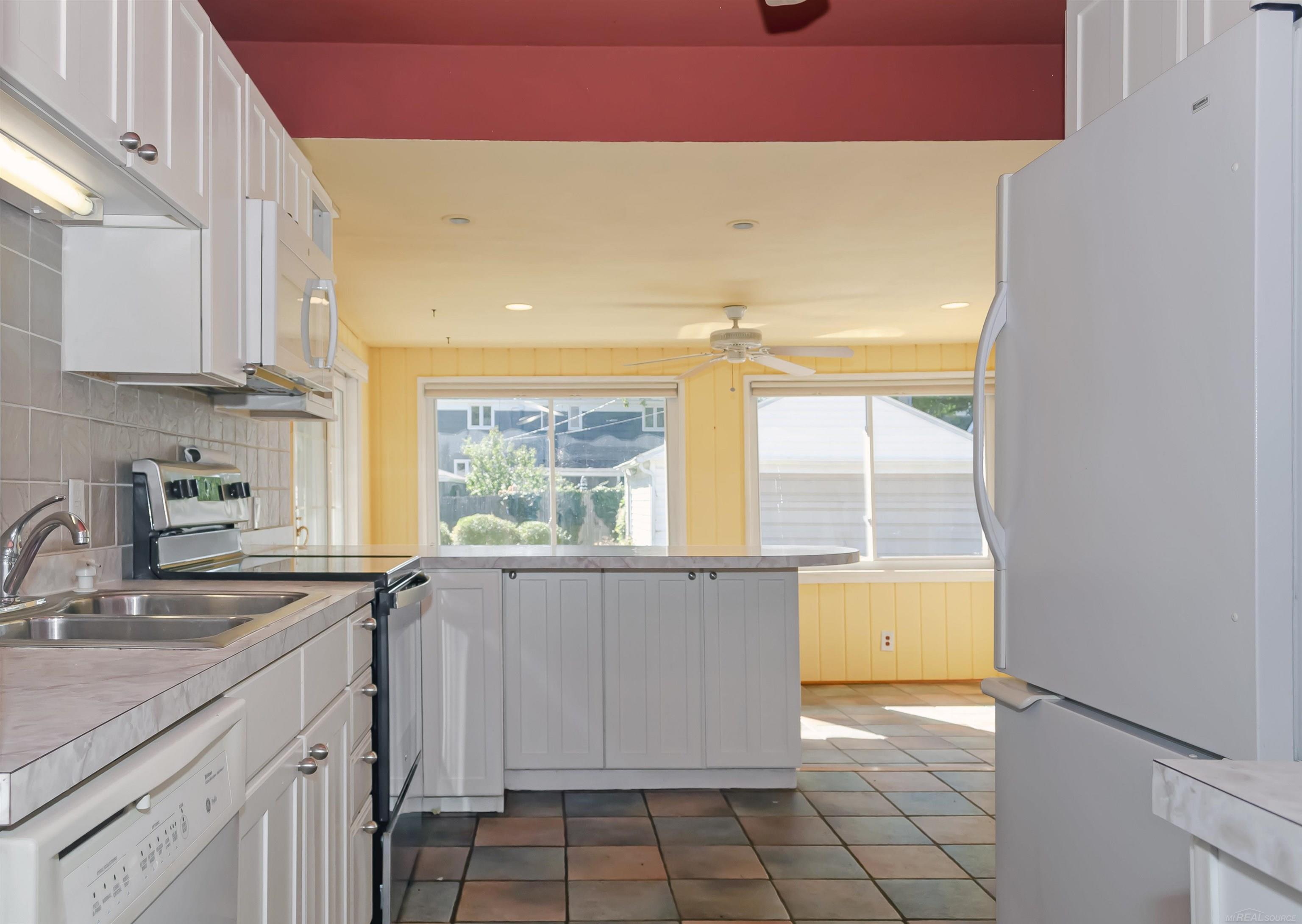 1229 Cadieux Road Grosse Pointe Park, MI 48230 - Photo 15 of 42