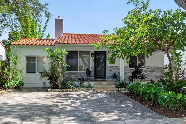 $1,175,000 | 2543 Southwest 15th Street, Miami, FL 33145