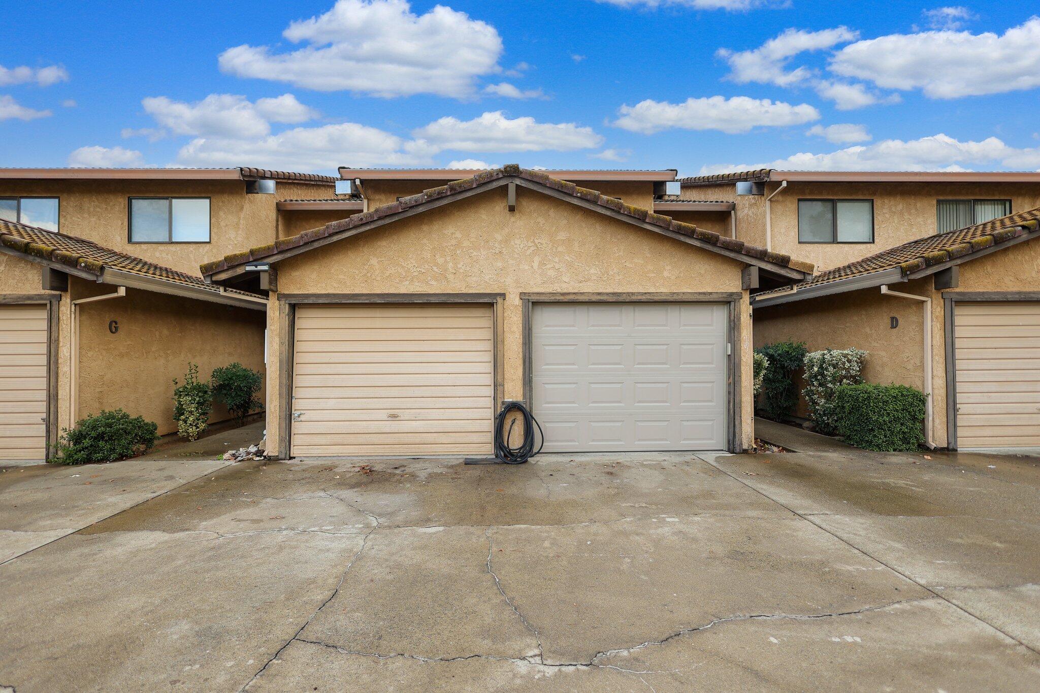 1253 Brandon Court Redding, CA 96003 - Photo 11 of 19 front view of a house with yard