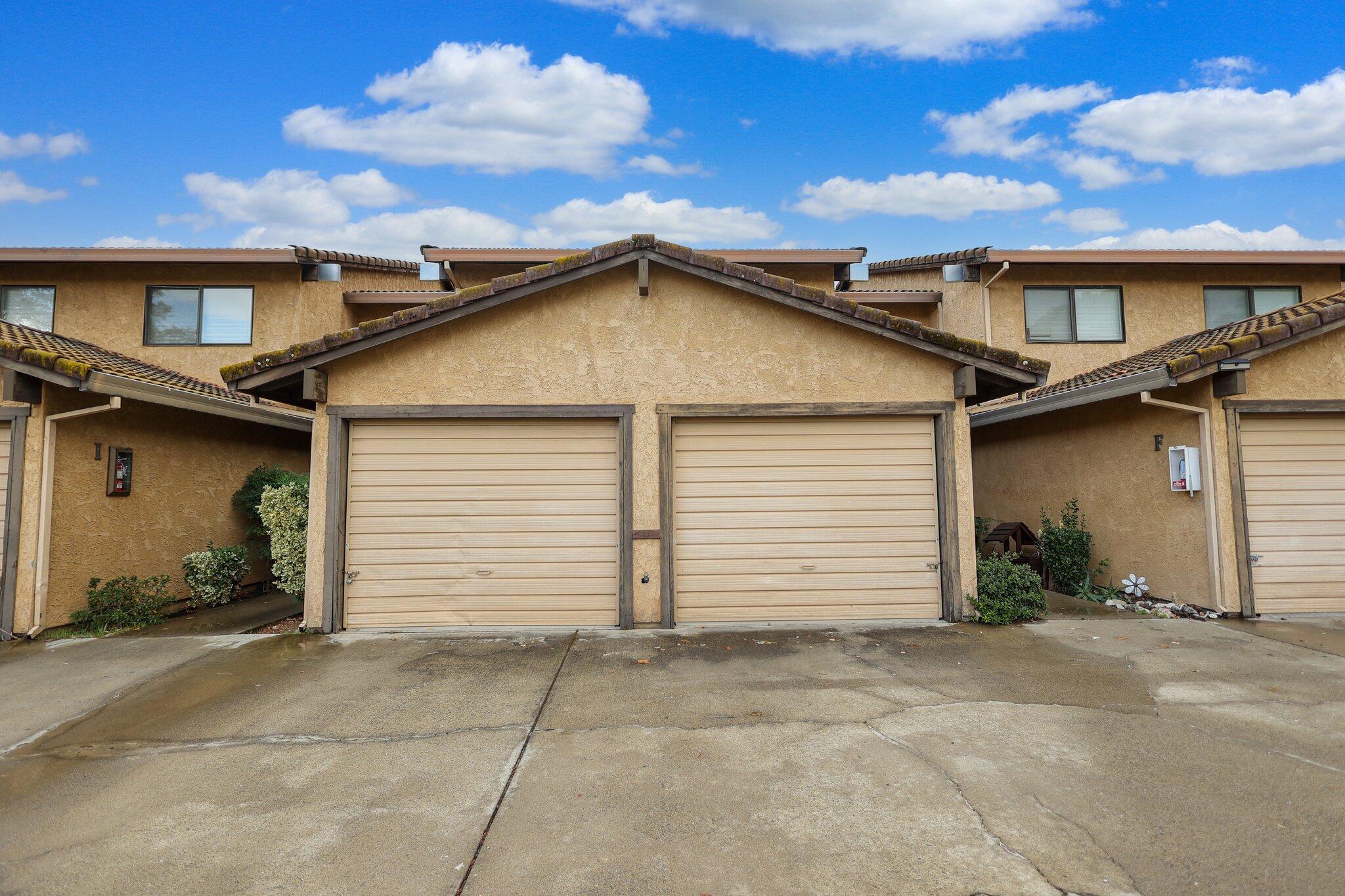 1253 Brandon Court Redding, CA 96003 - Photo 10 of 19 front view of a house