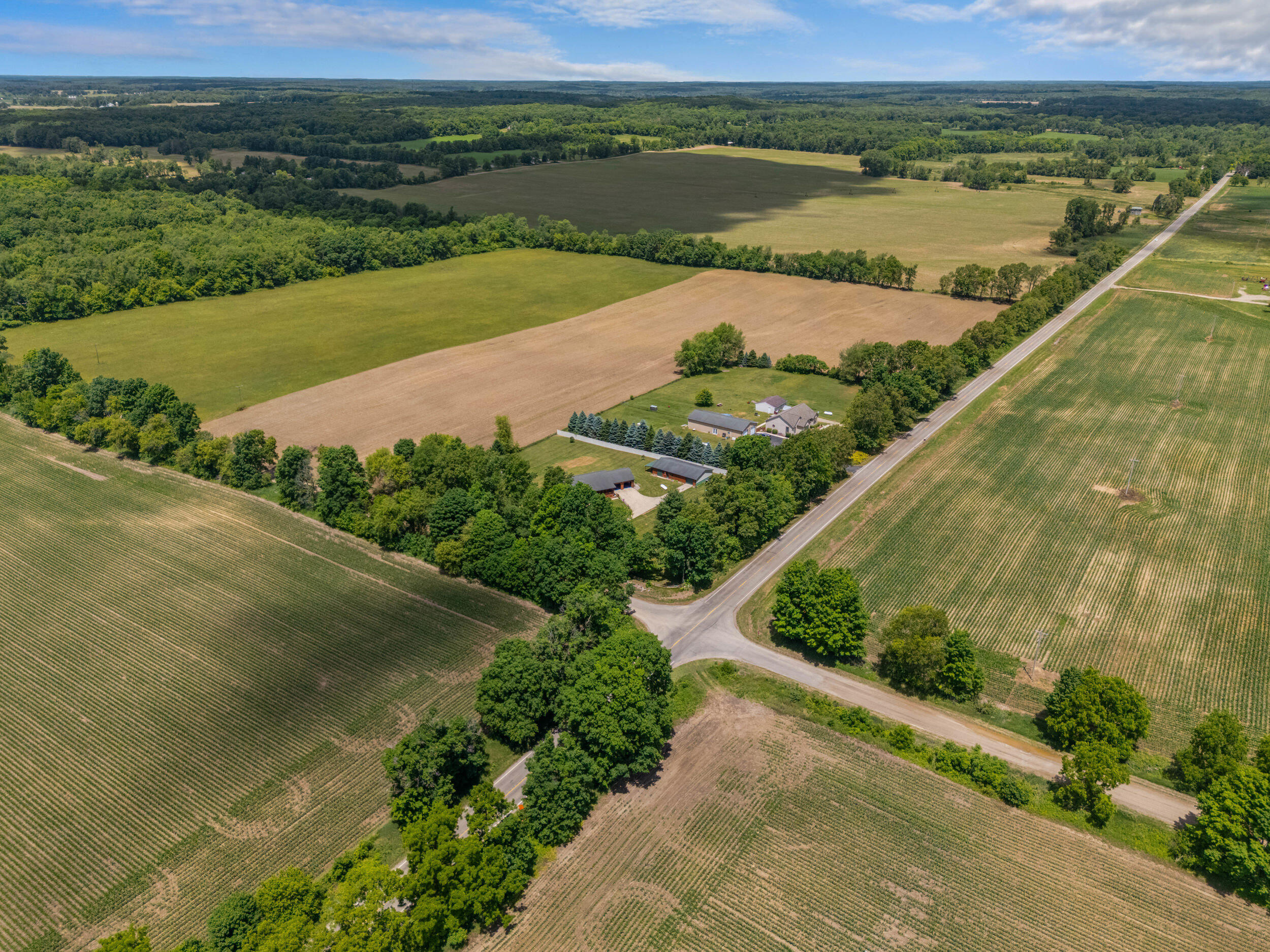 7470 Moreland Road Jonesville, MI 49250 - Photo 28 of 69 38_dji_20260615124553_0320_d