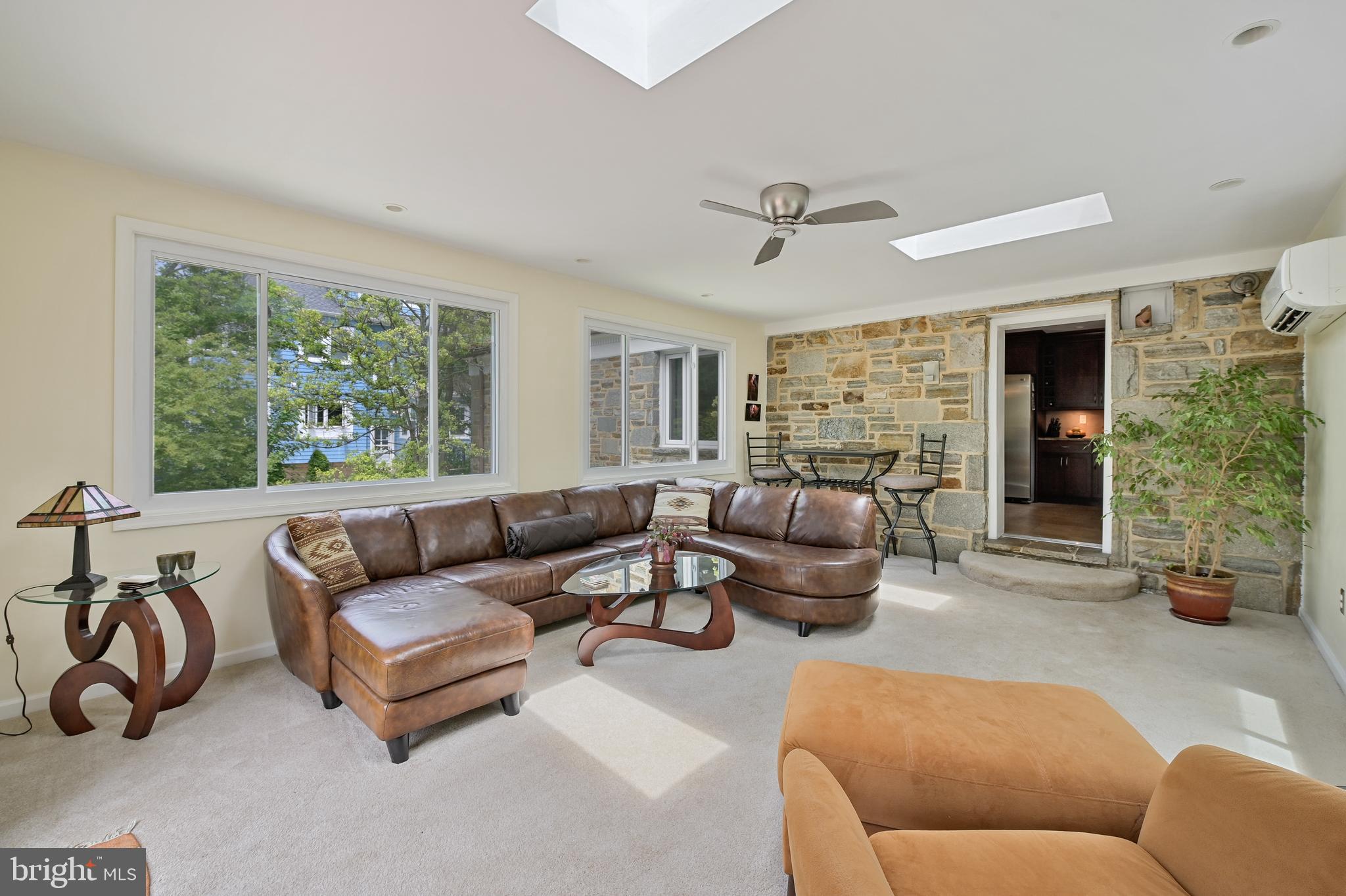6420 Sherwood Road Baltimore, MD 21239 - Photo 21 of 49 Family Room